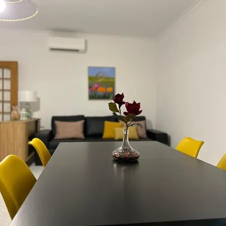 Sea View - Yellow Apartment